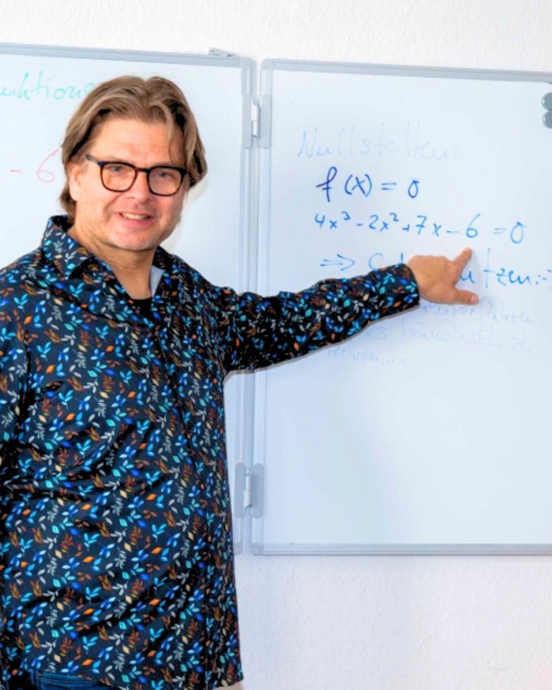 Gregor Kowalski leitet den Mathe-Abi-Intensivkurs – Mitautor erfolgreicher Mathe-Abibücher (NRW)